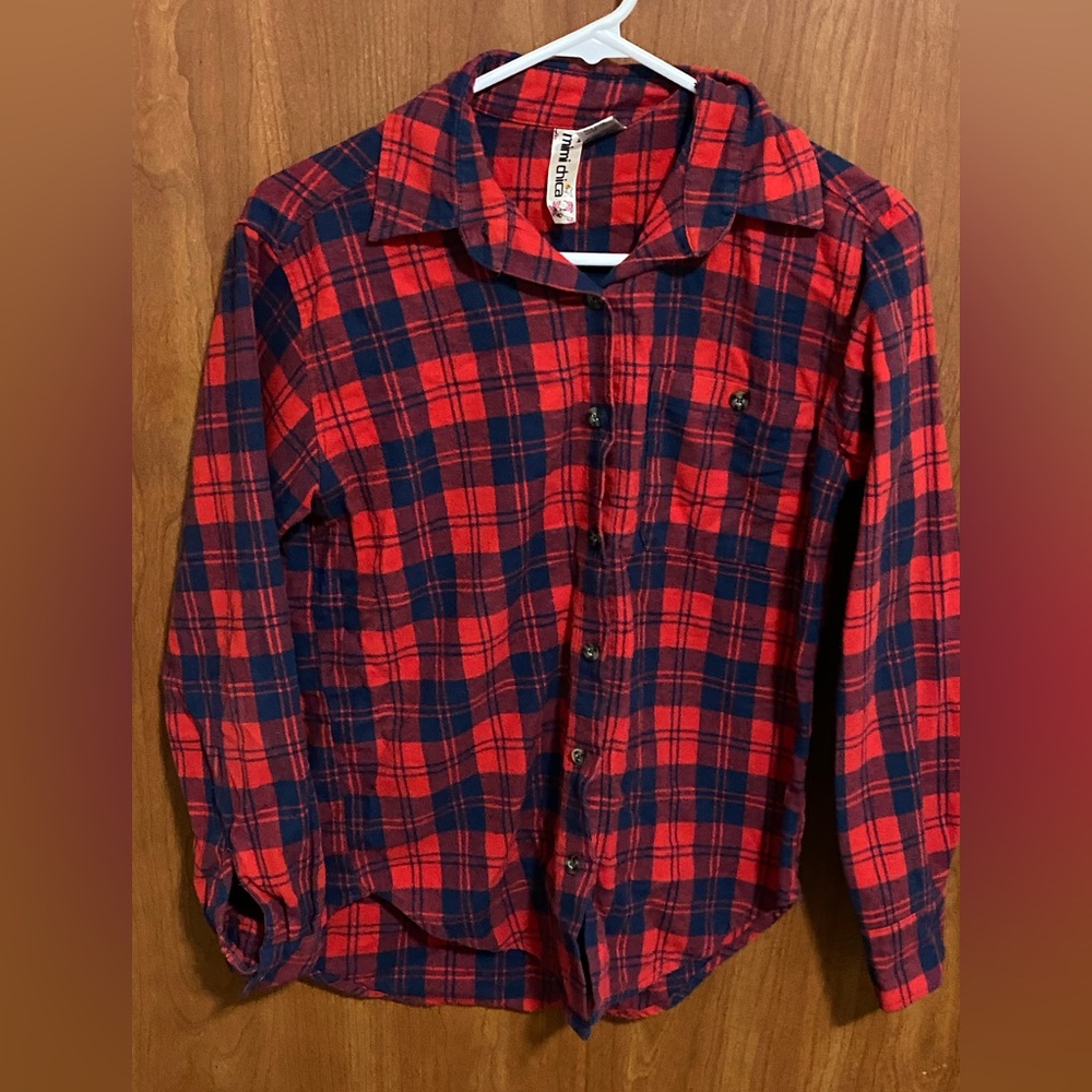 Comfy, plaid, long-sleeved.